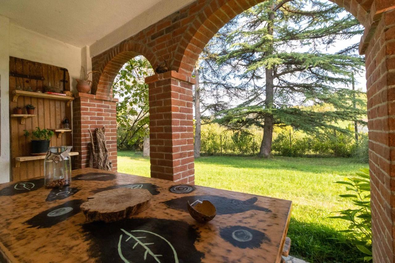 Casa Delle Foglie Sussurranti Villa Asti Bagian luar foto