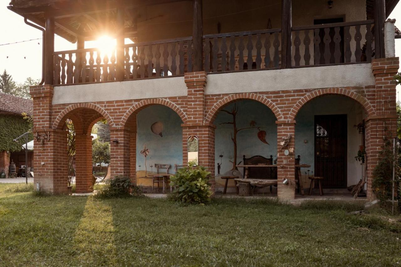 Casa Delle Foglie Sussurranti Villa Asti Bagian luar foto