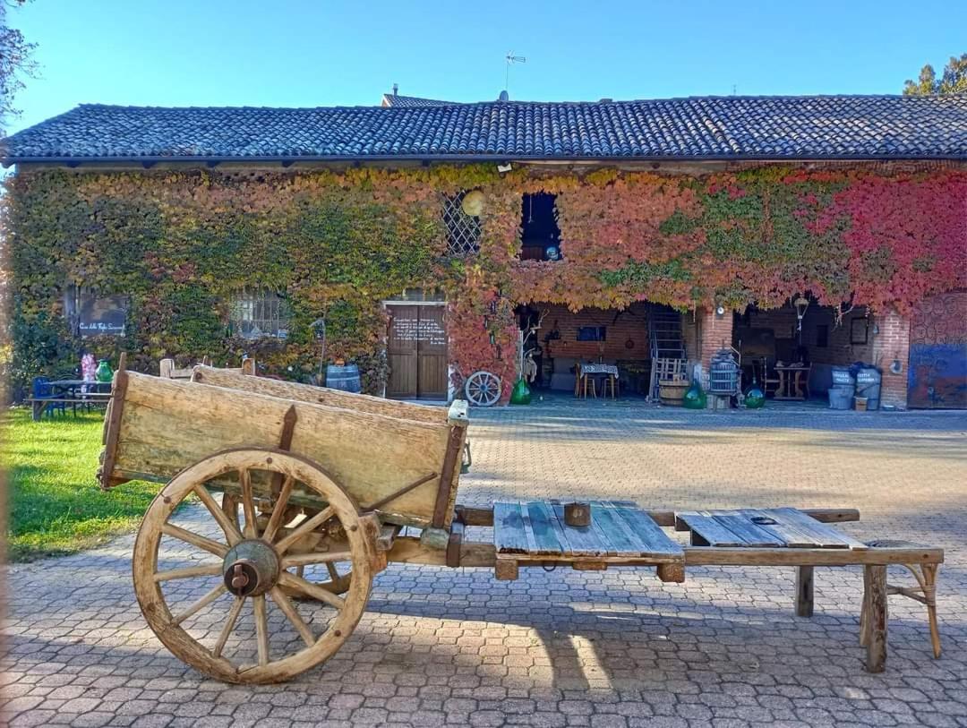 Casa Delle Foglie Sussurranti Villa Asti Bagian luar foto
